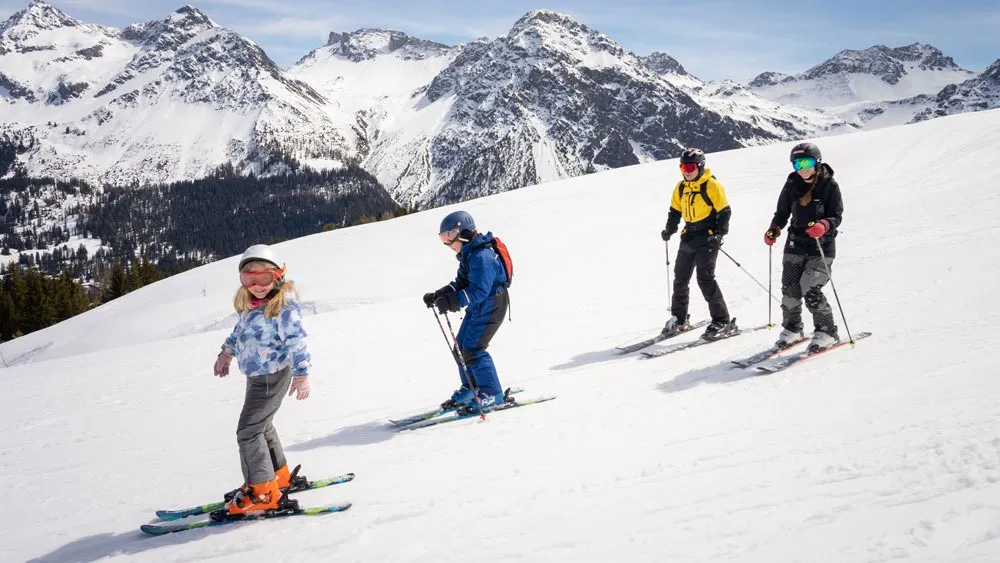 familien-skifahren-l